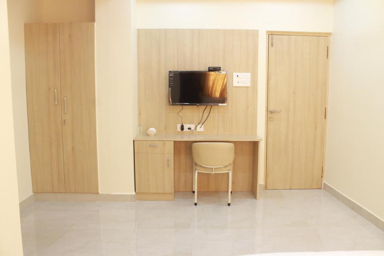 Jfive Residency Hotel Chennai Eksteriør billede